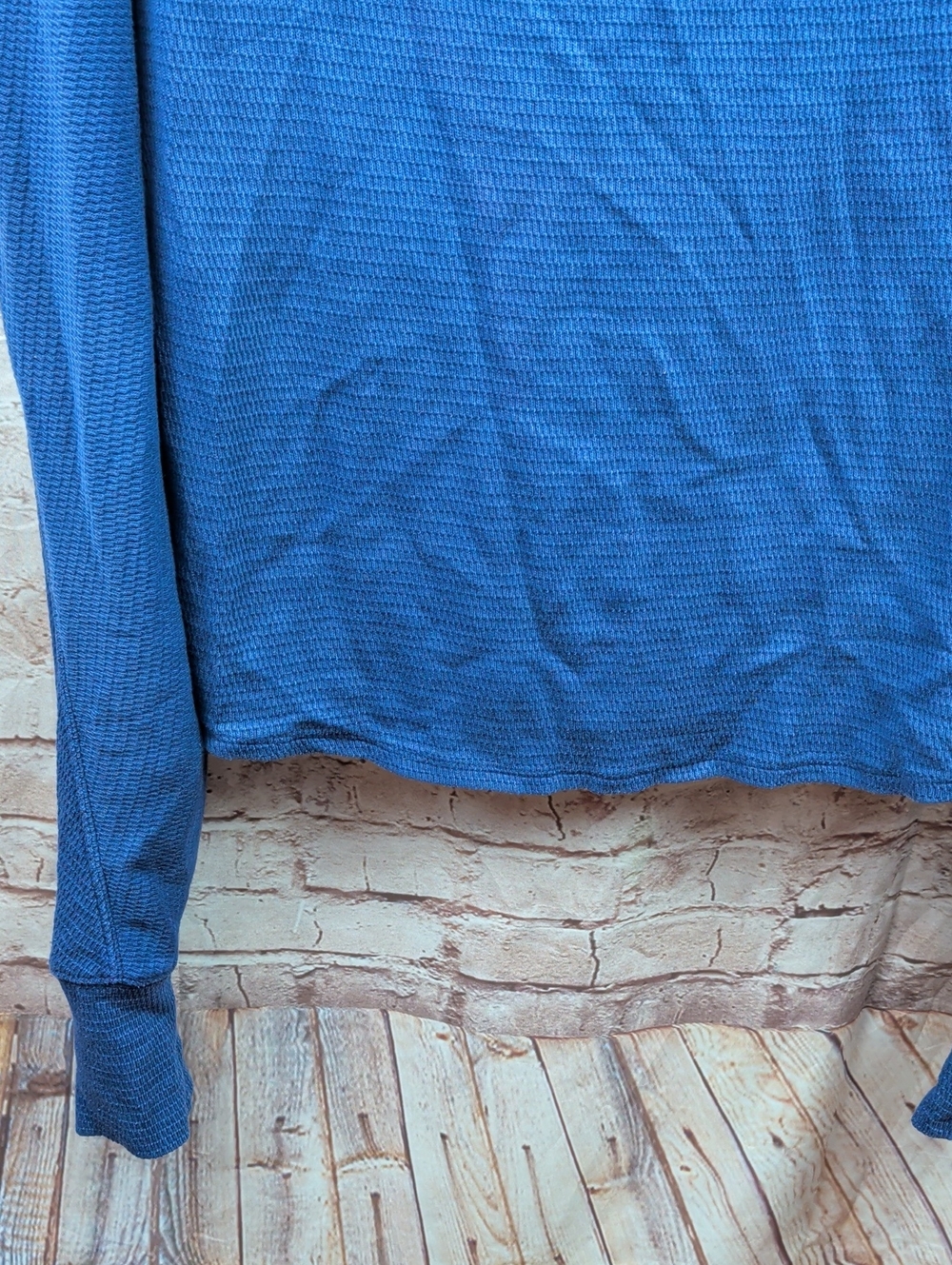 We The Free Women’s Long Sleeve Thermal Crew - Blue Small - Picture 2 of 6